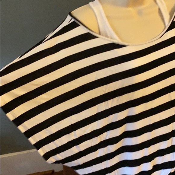 Venus Lascana XS Black & White 2 in 1 Short Sleeve Banded Shirt - Picture 2 of 7